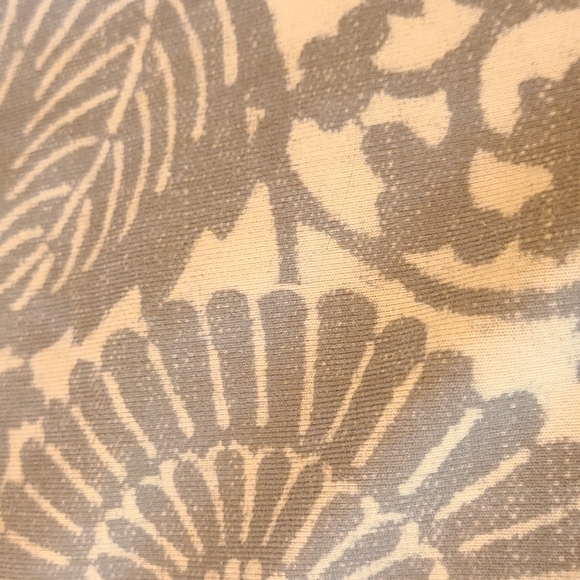 Lululemon Floral Mod Rise Crops - Picture 4 of 4